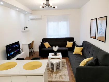 Milovana Gušića 101B | 4zida.rs