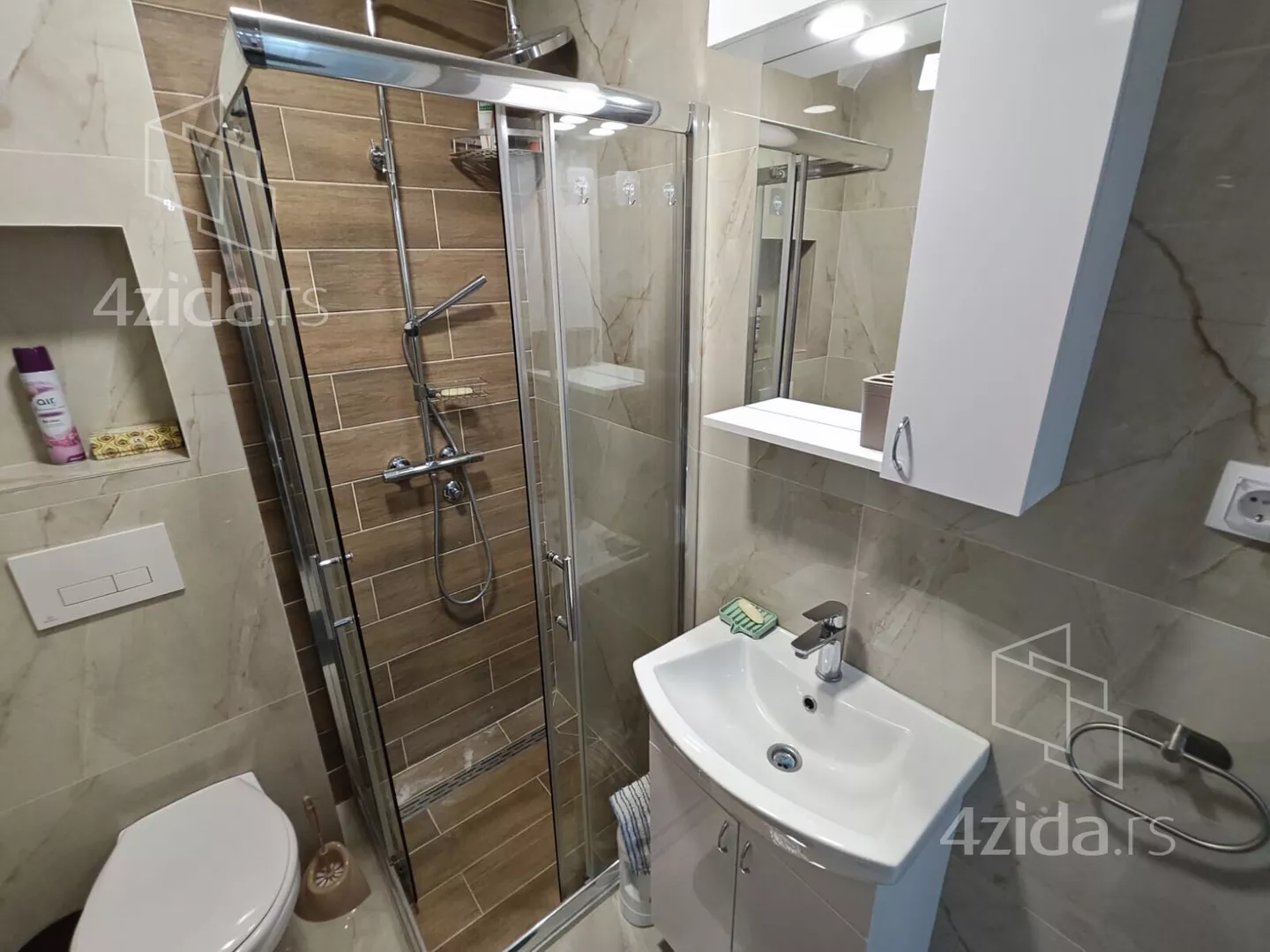 Dvoiposoban stan | 4zida