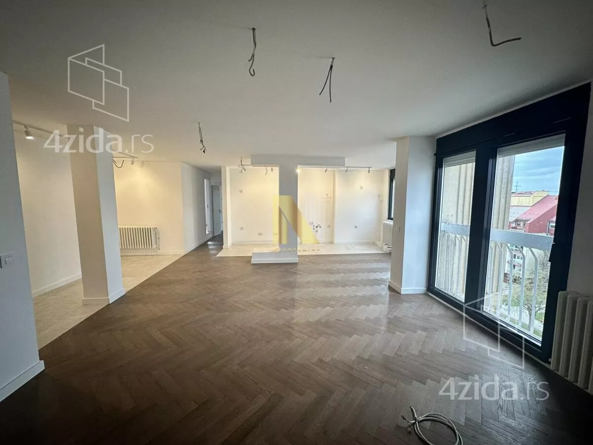 Četvoroiposoban stan | 4zida