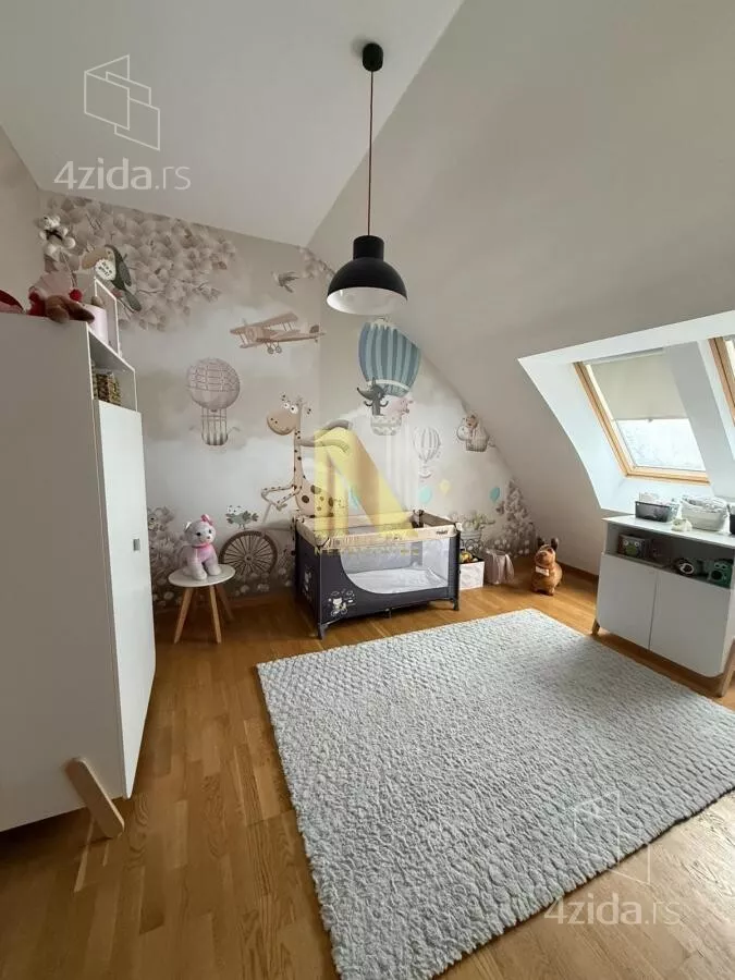 Petosoban stan | 4zida