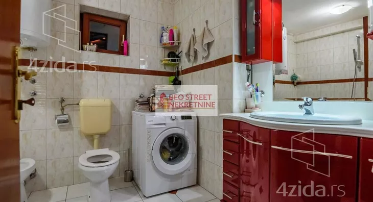 Četvoroiposoban stan | 4zida