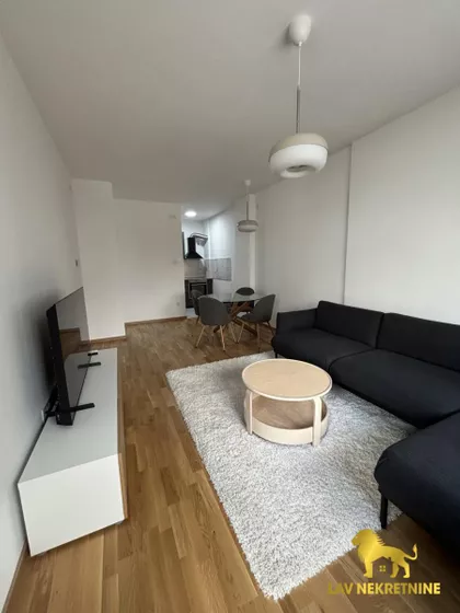 RUMENAČKI PUT | 4zida.rs