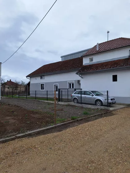 Okolne lokacije | 4zida.rs