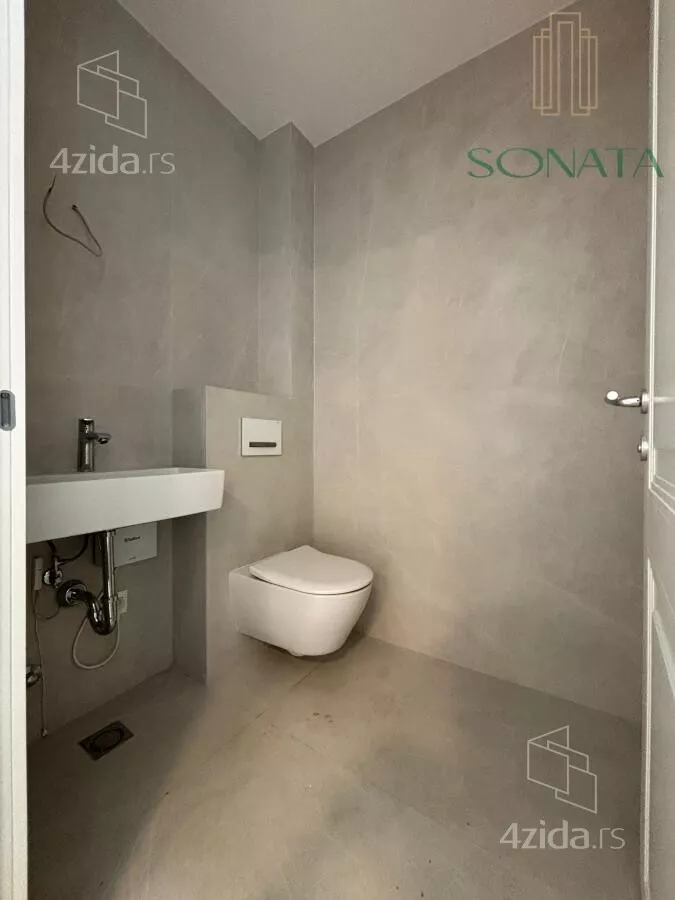 Lokal | 4zida