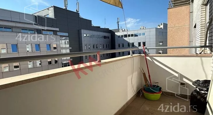 Petoiposoban stan | 4zida