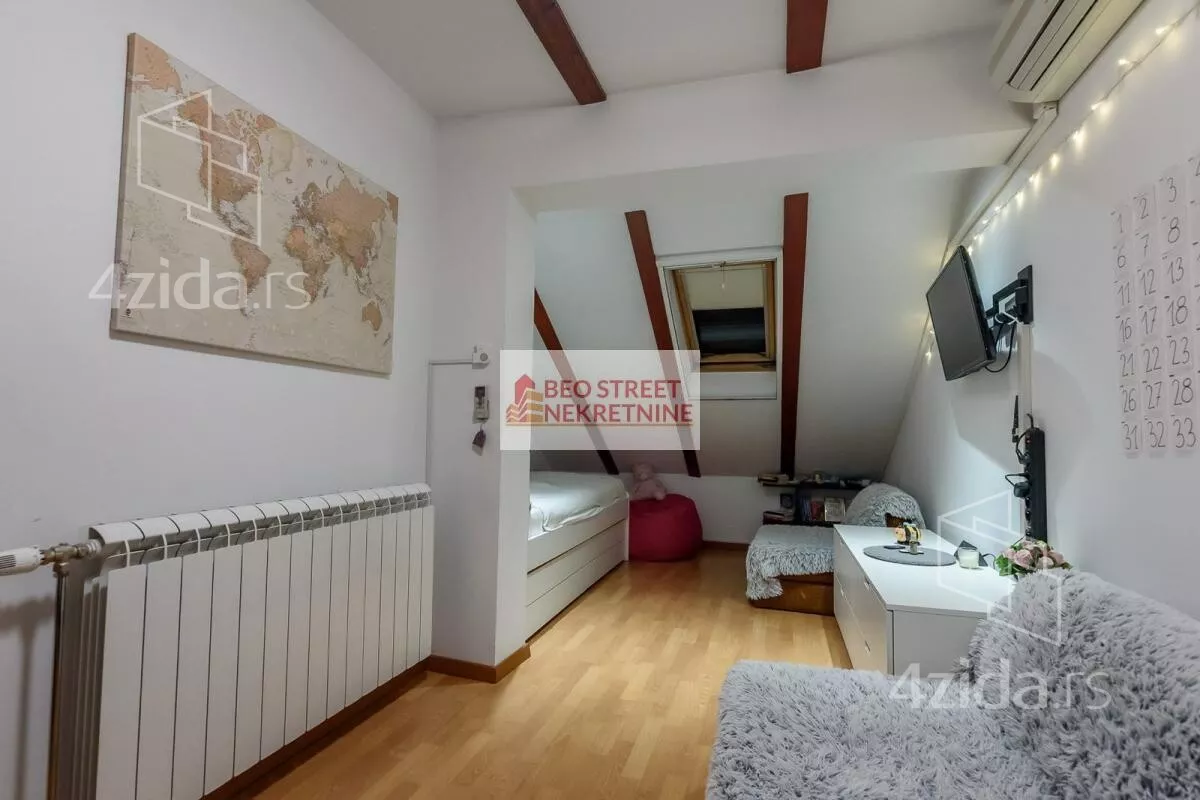 Četvoroiposoban stan | 4zida