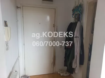 Crveni Pevac | 4zida.rs