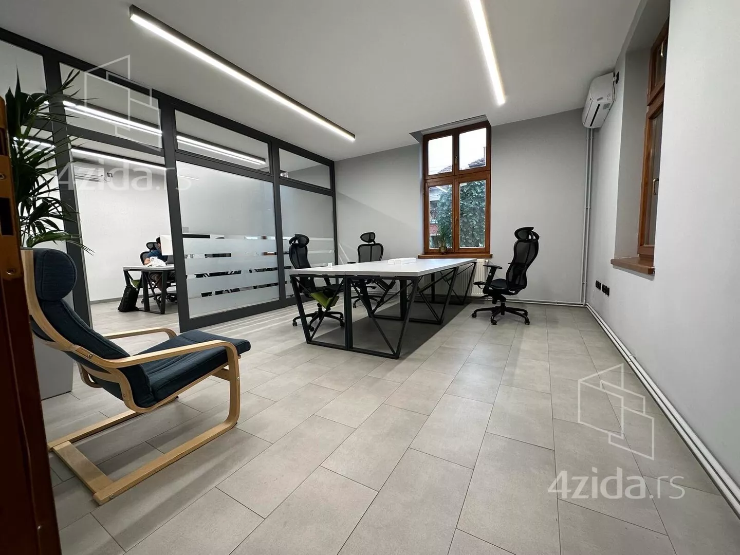 Poslovni prostor | 4zida