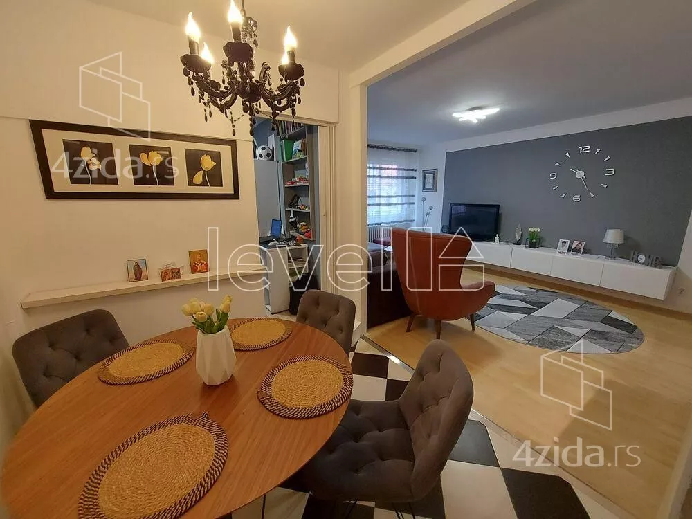 Troiposoban stan | 4zida