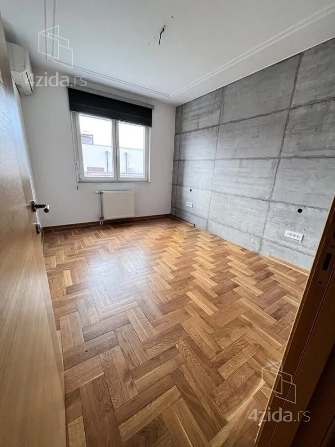 Šestosoban stan | 4zida