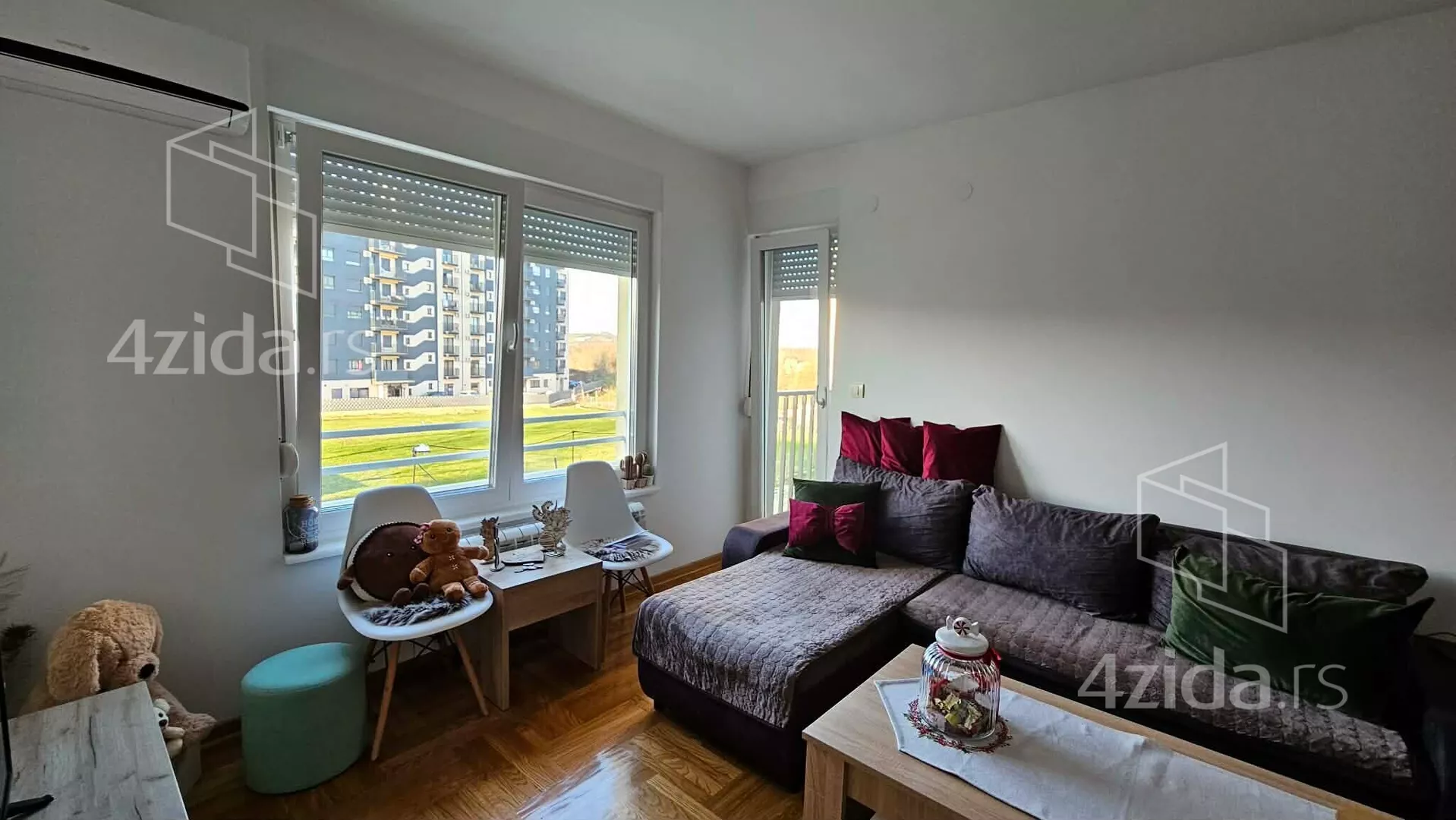 Jednoiposoban stan | 4zida