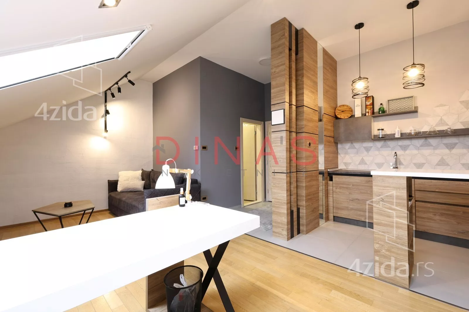 Petosoban stan | 4zida