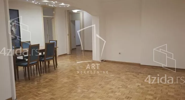 Četvoroiposoban stan | 4zida