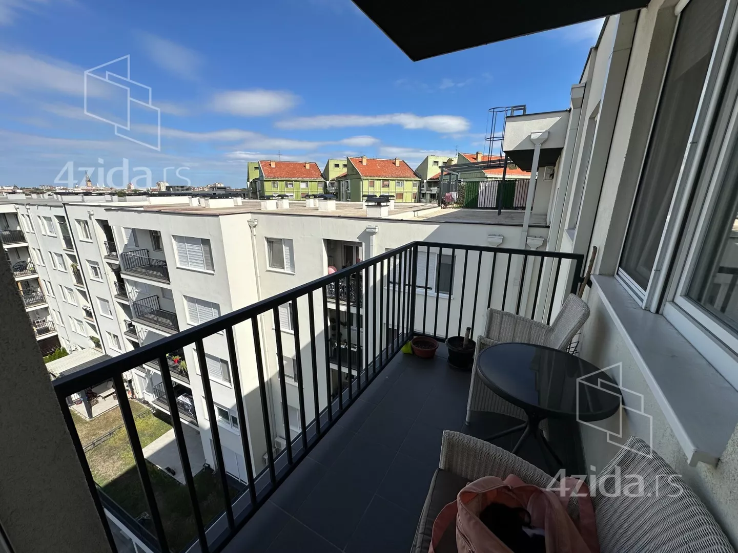 Dvoiposoban stan | 4zida