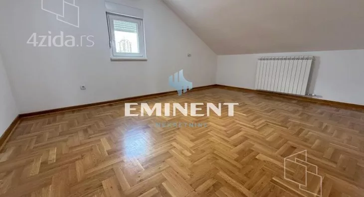 Šestosoban stan | 4zida