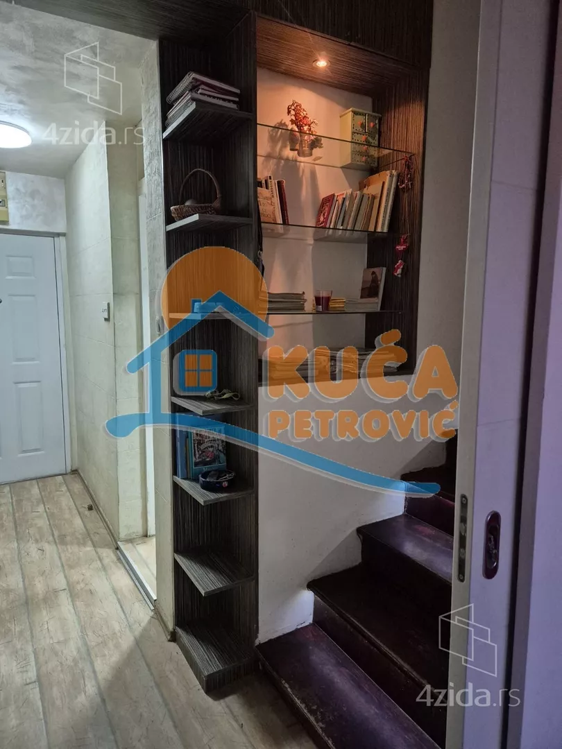 Troiposoban stan | 4zida