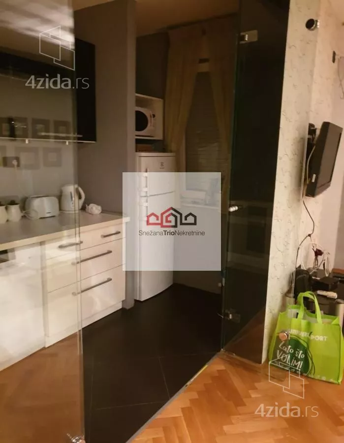 Četvoroiposoban stan | 4zida