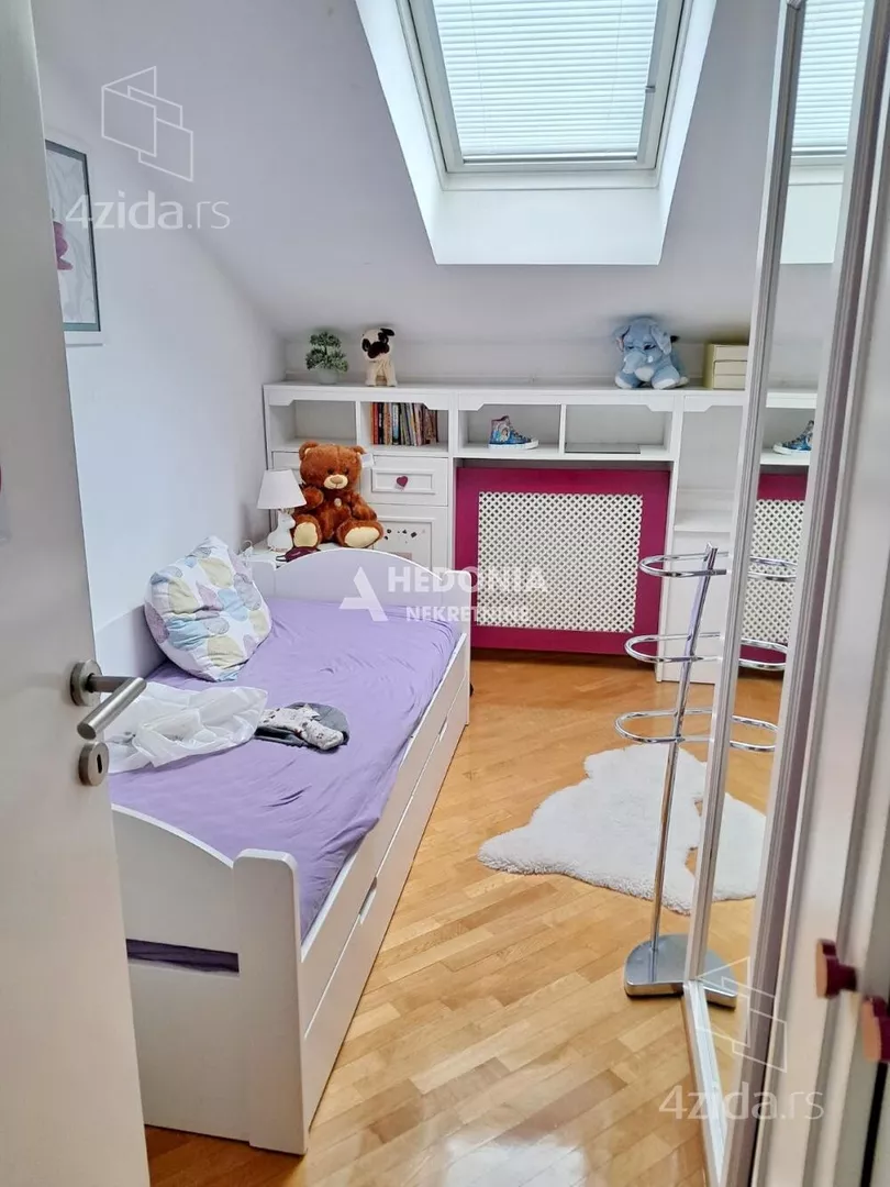 Šestosoban stan | 4zida