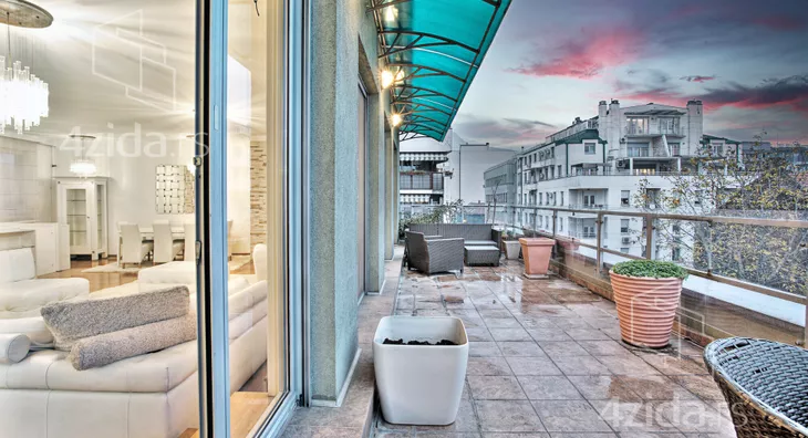 Petosoban stan | 4zida