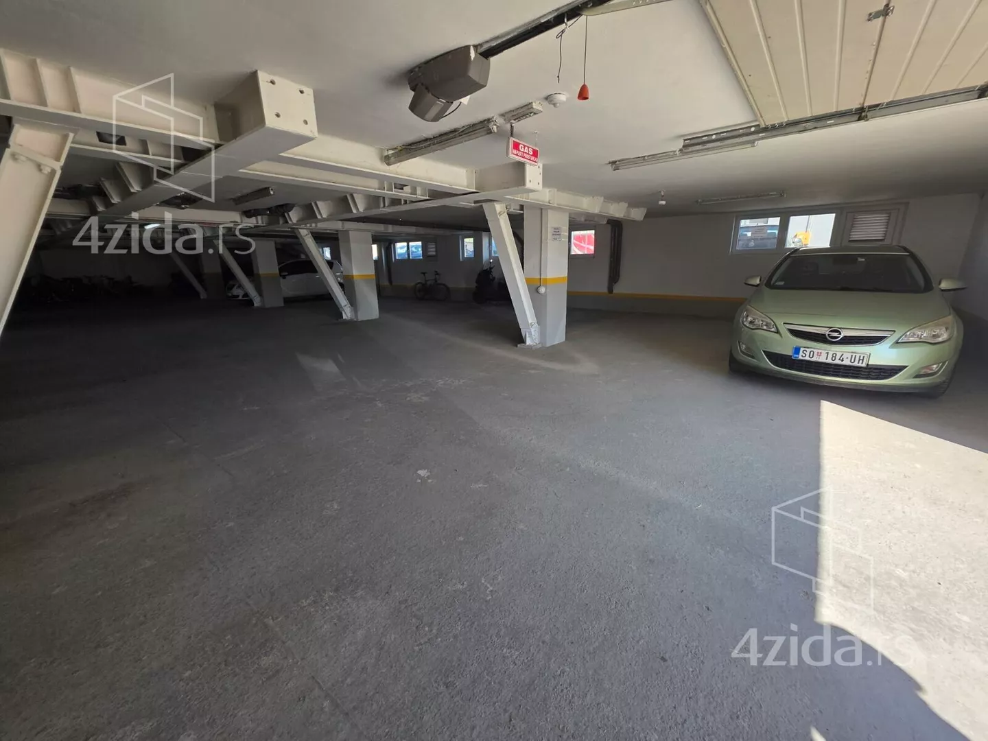 Garaža | 4zida