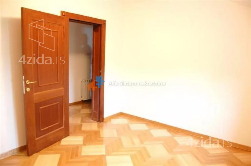 Šestosoban stan | 4zida