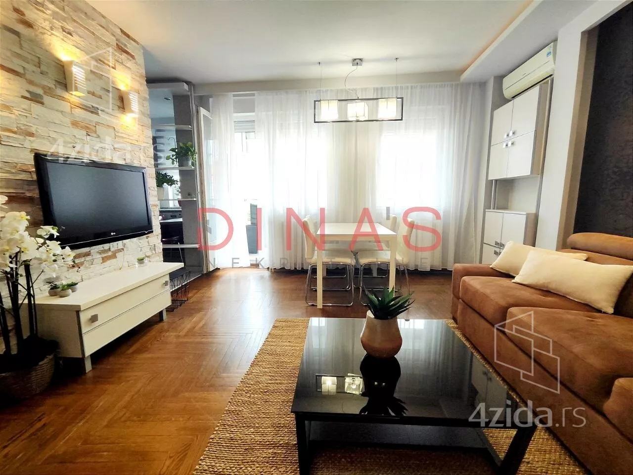 Troiposoban stan | 4zida