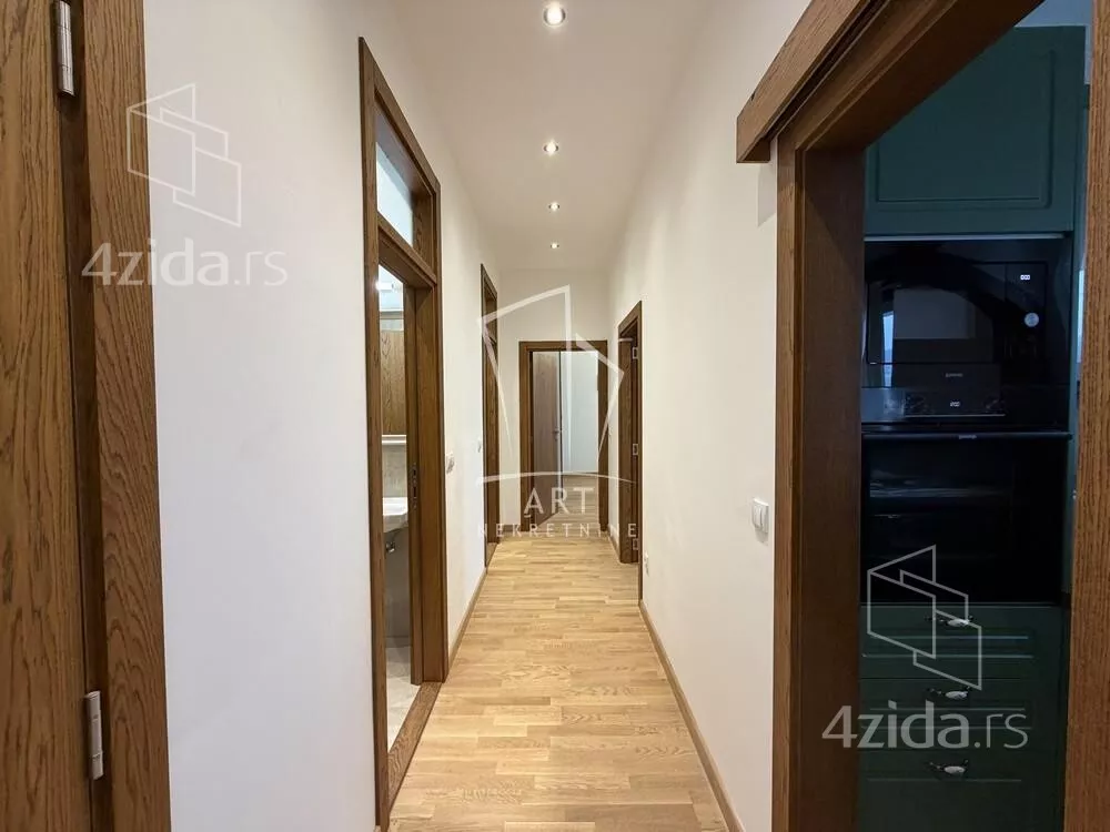 Petosoban stan | 4zida