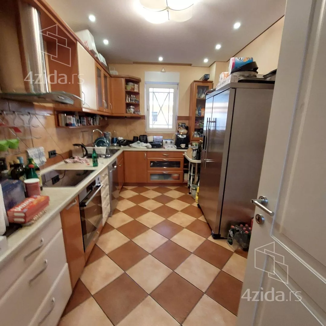 4-etažna kuća | 4zida