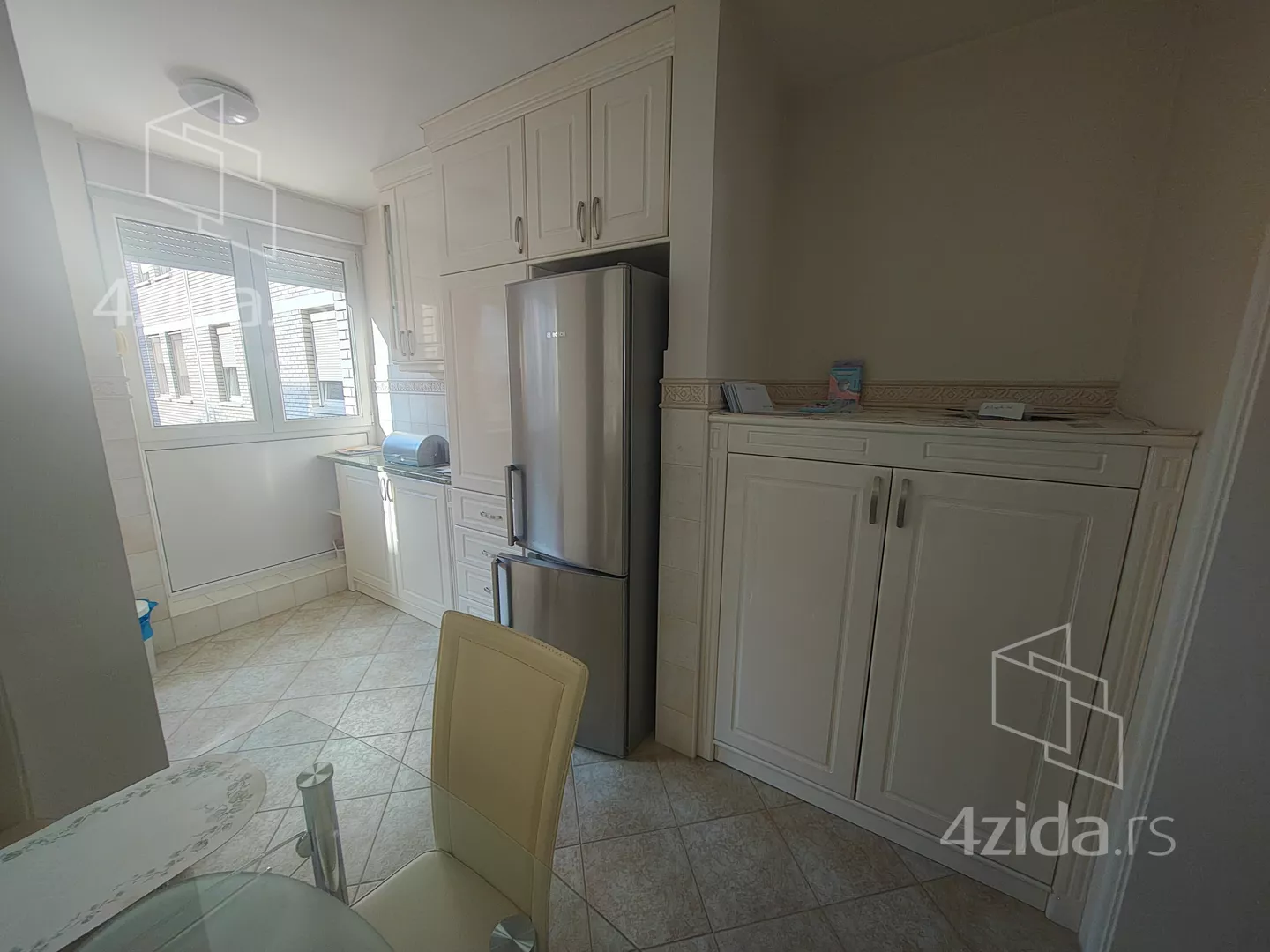 Petosoban stan | 4zida