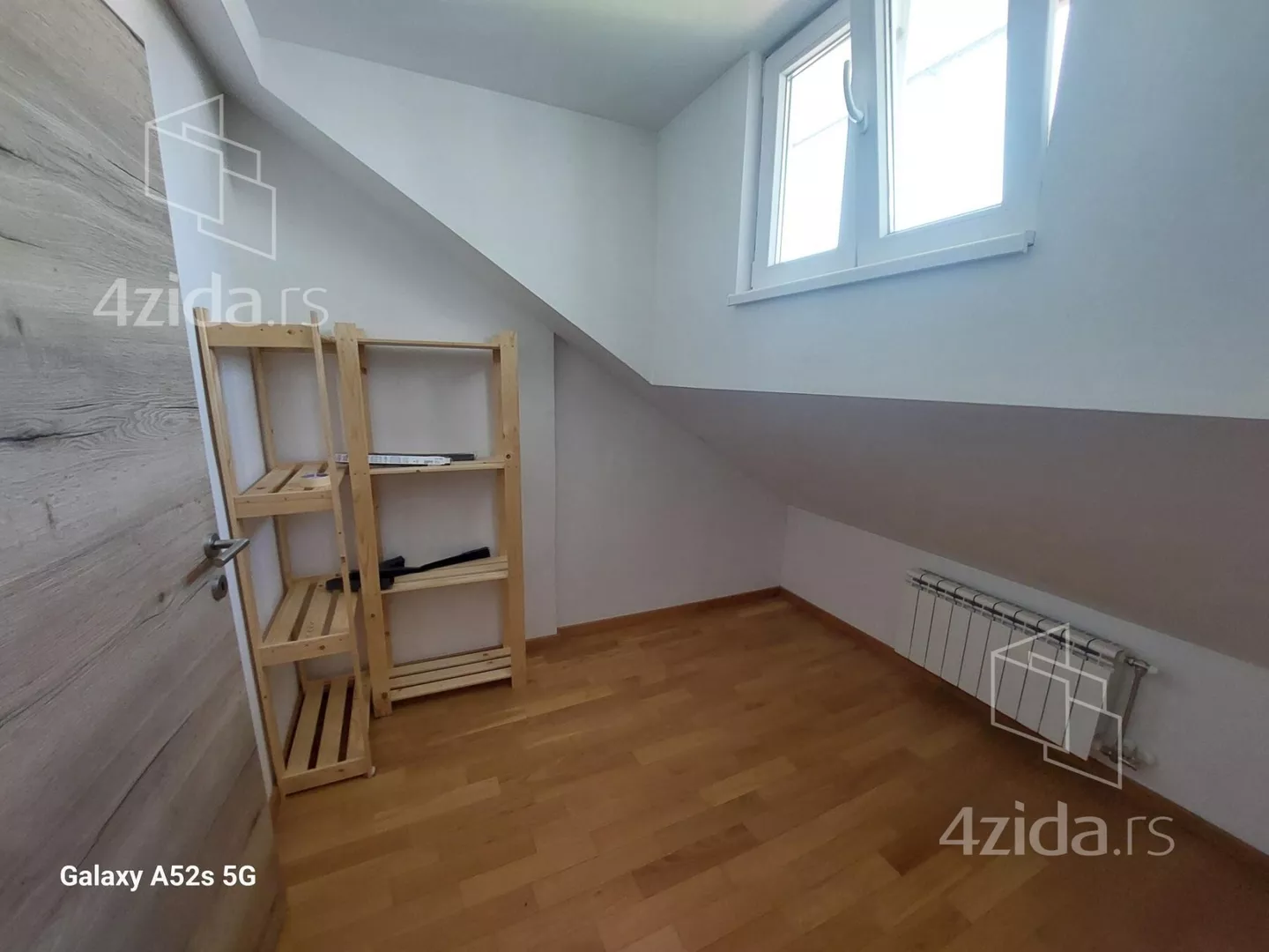 Petoiposoban stan | 4zida