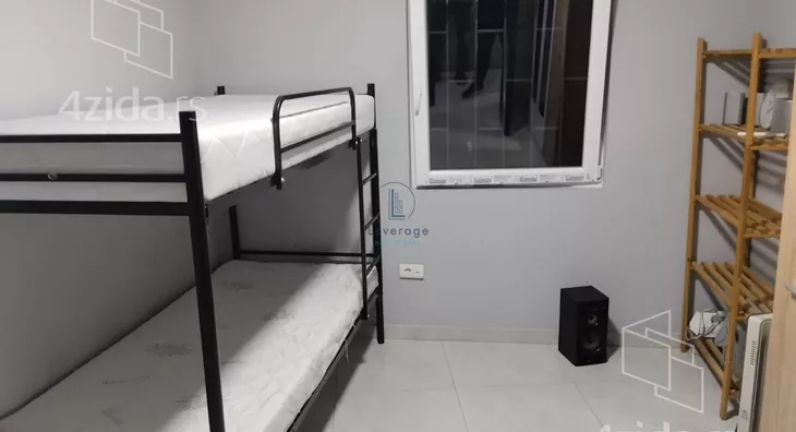 Šestosoban stan | 4zida