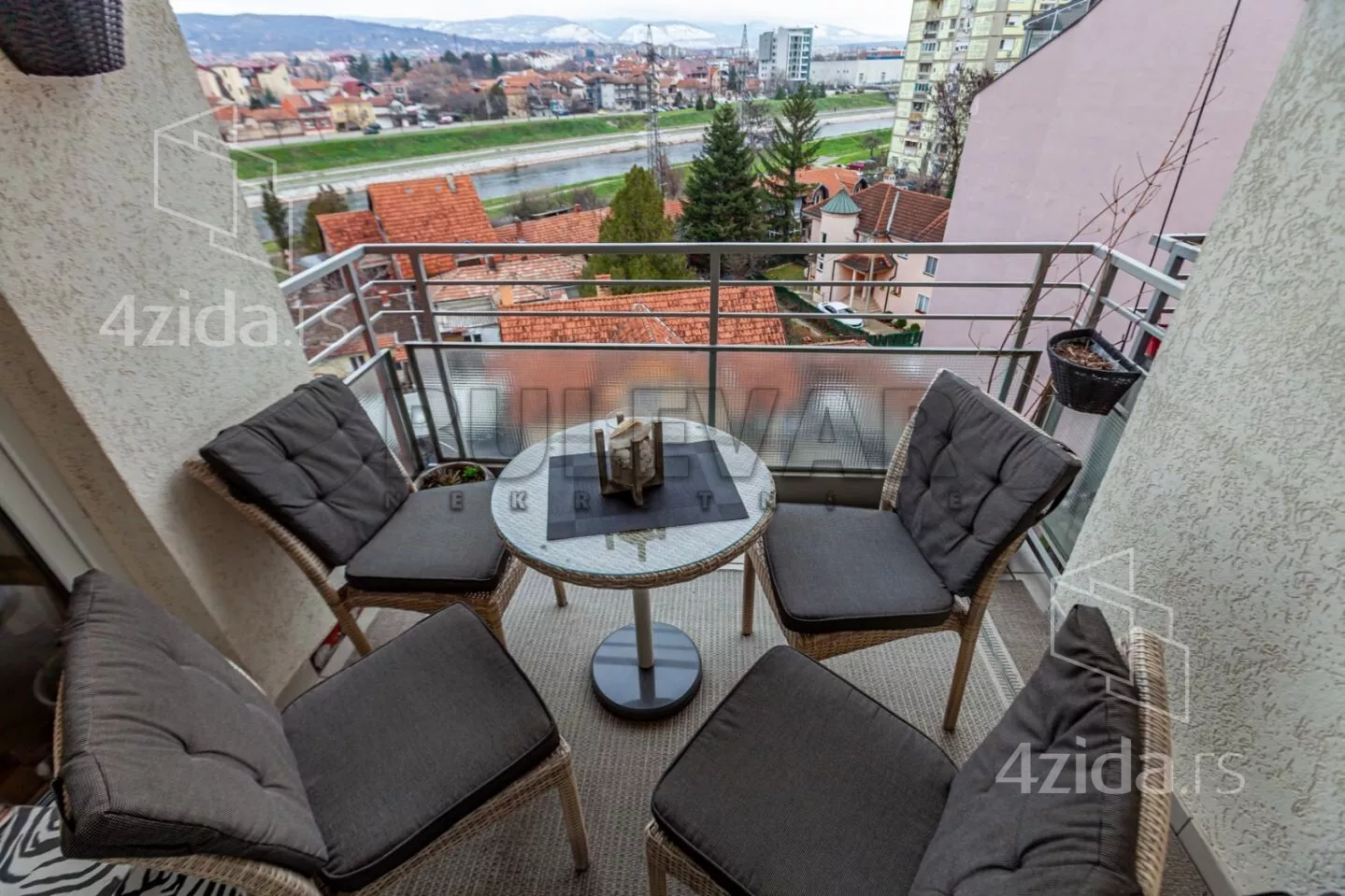 Četvorosoban stan | 4zida