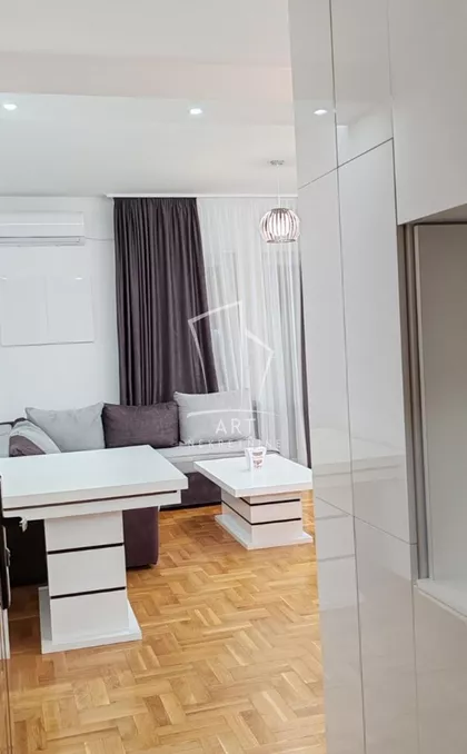 Jovana Raškovića | 4zida.rs