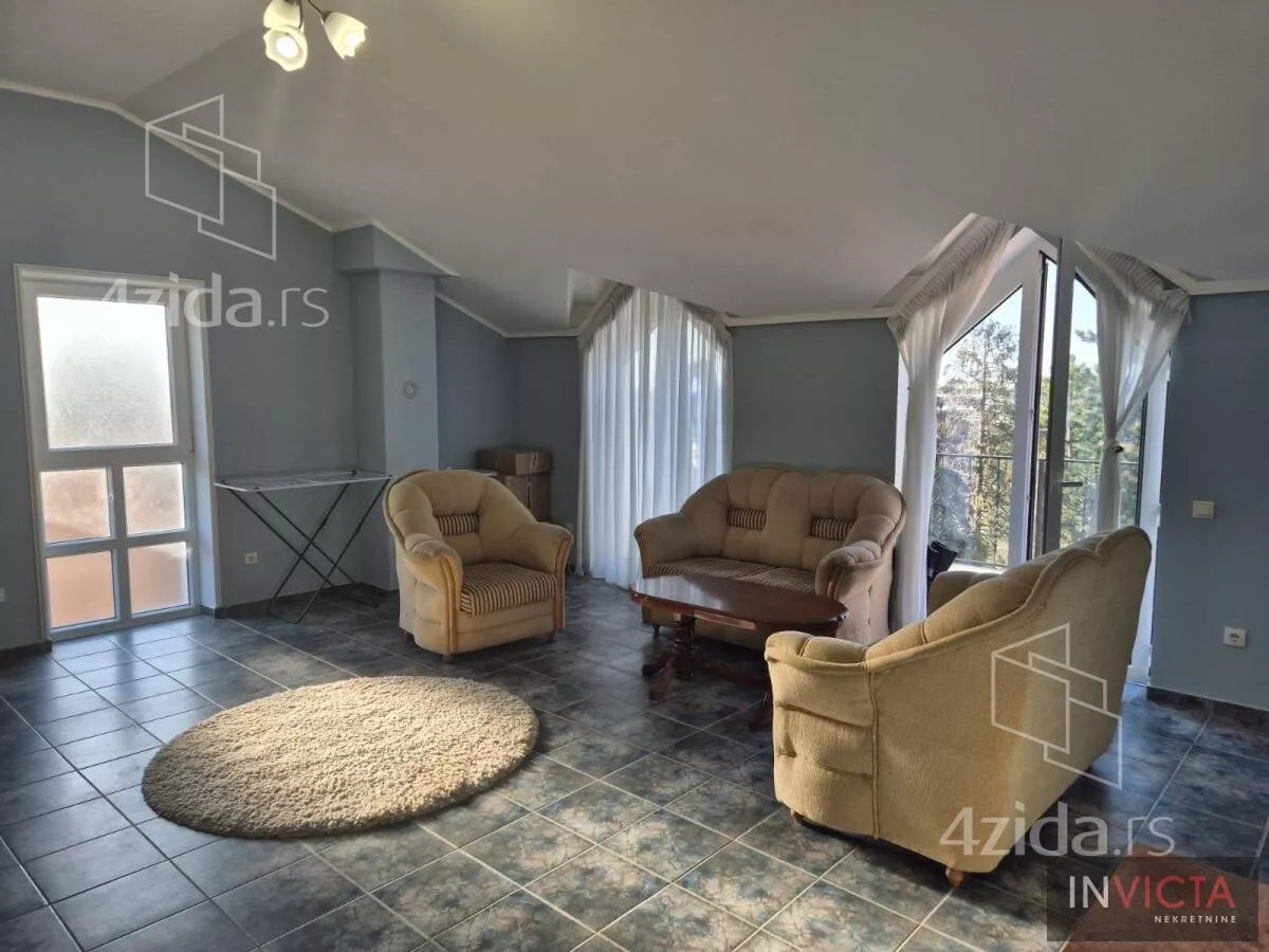 Petosoban stan | 4zida