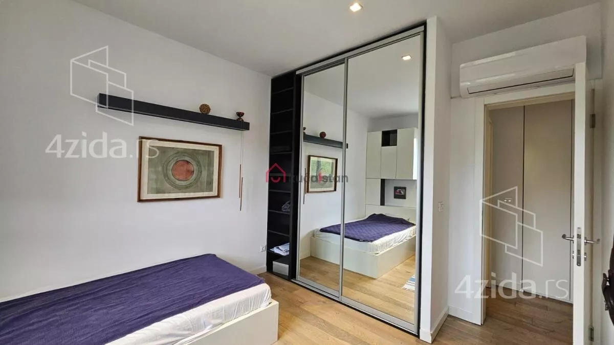 Četvoroiposoban stan | 4zida