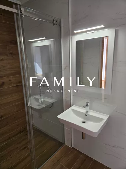 Radnička 2 | 4zida.rs