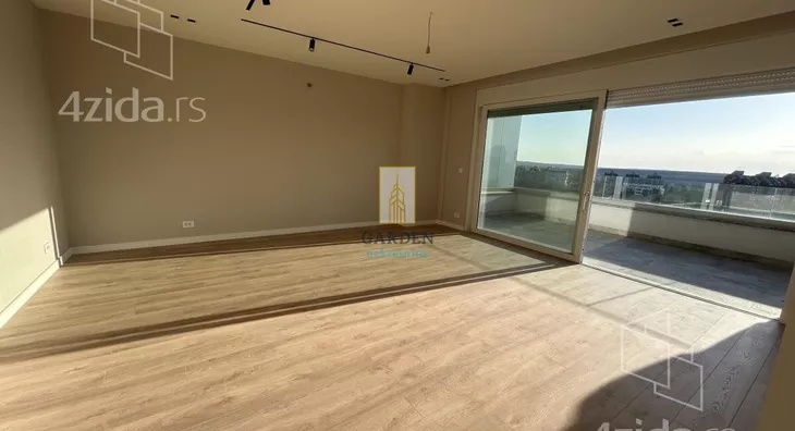 Četvoroiposoban stan | 4zida