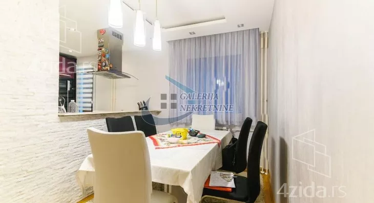 Troiposoban stan | 4zida