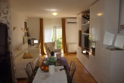 Učiteljsko Naselje | 4zida.rs