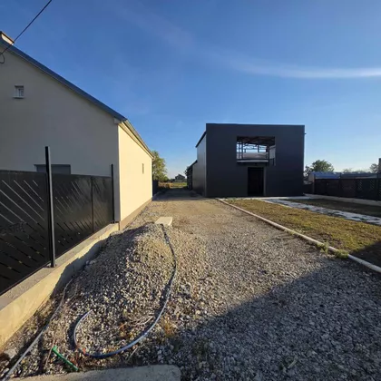 Novi Karlovci | 4zida.rs