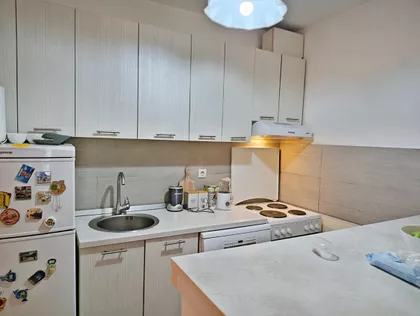 JOVANKE RADAKOVIC | 4zida.rs