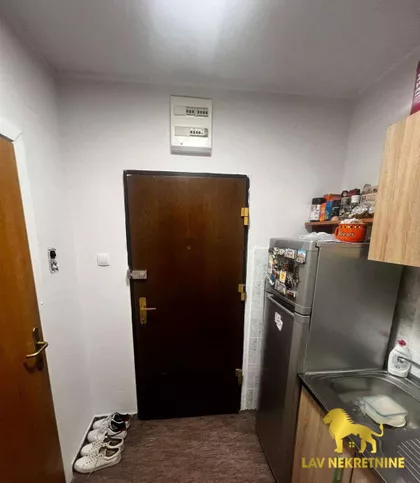 BRAĆE RIBNIKAR | 4zida.rs
