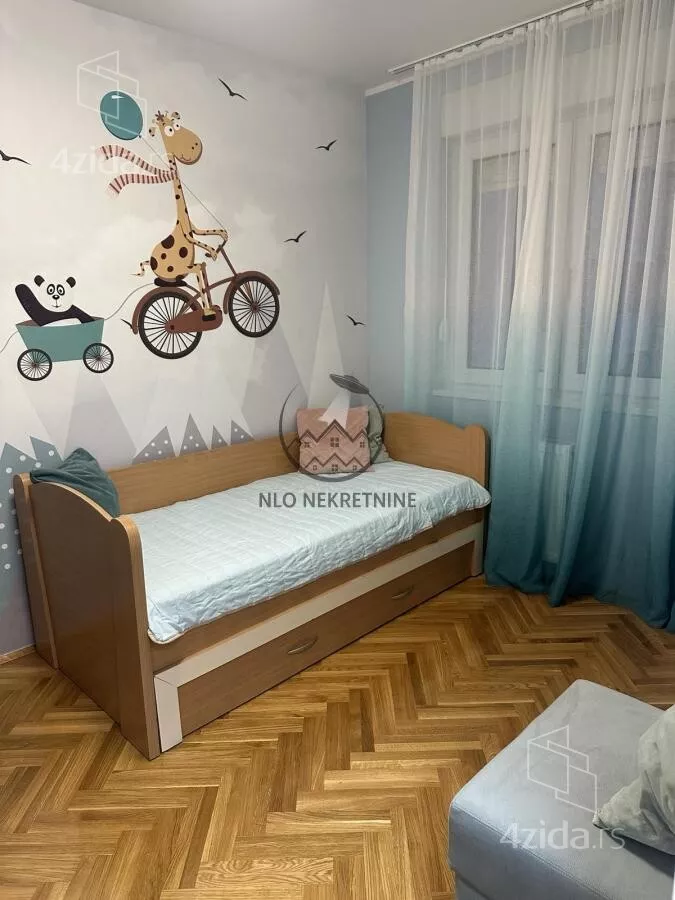 Troiposoban stan | 4zida