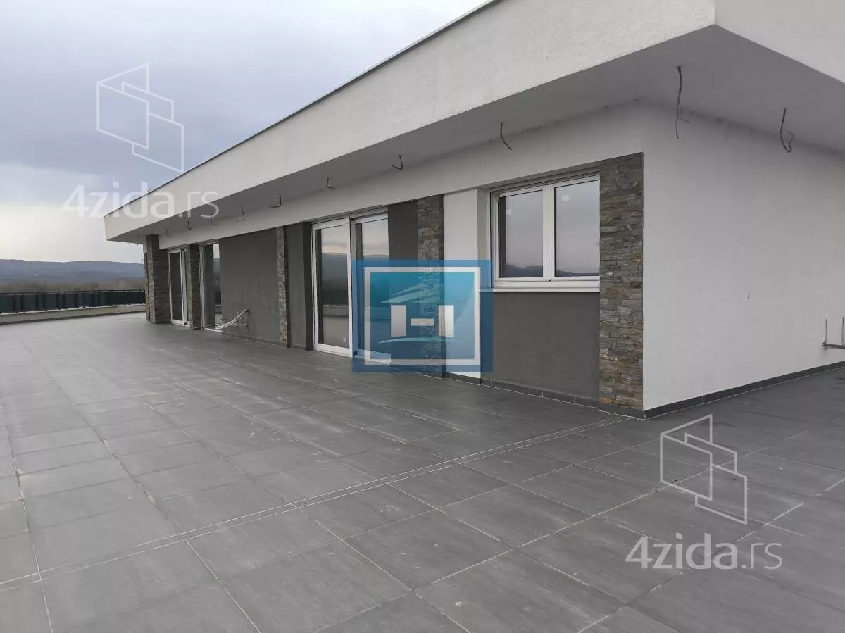 Petosoban stan | 4zida