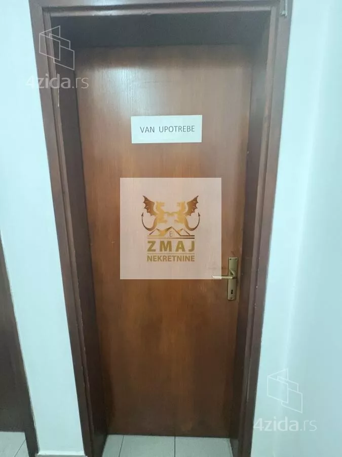 Poslovna zgrada | 4zida