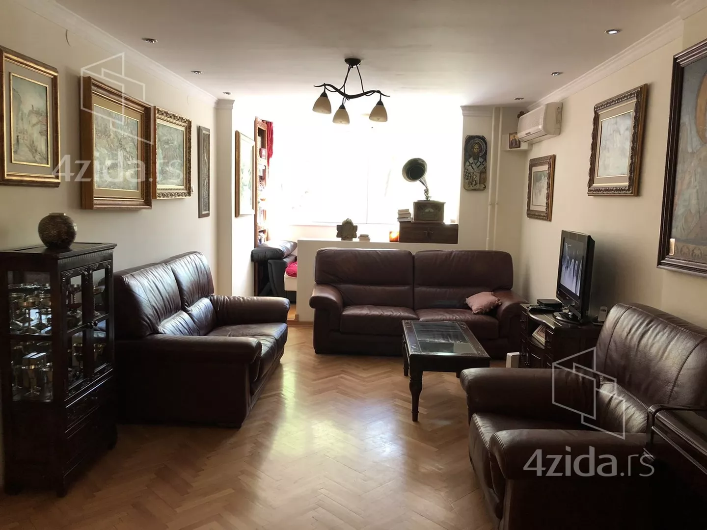 Troiposoban stan | 4zida