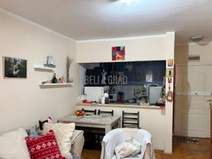 Bata Lakina | 4zida.rs