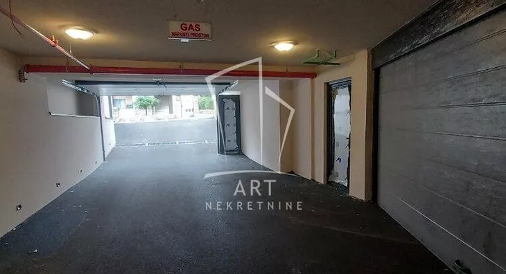 Garaža | 4zida