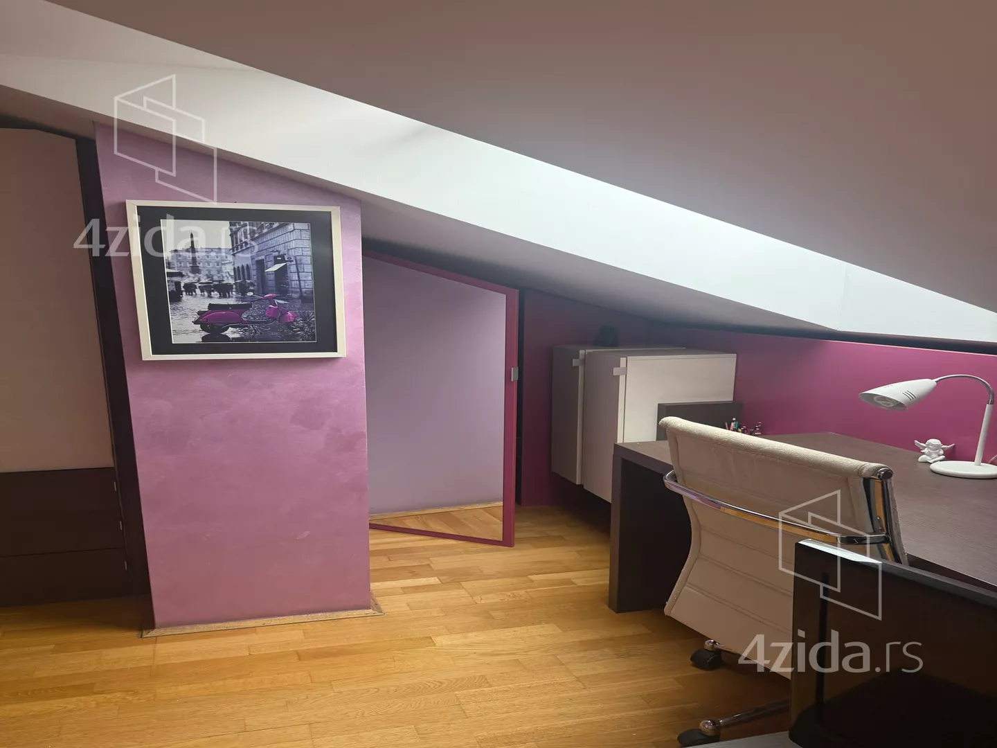 Četvoroiposoban stan | 4zida