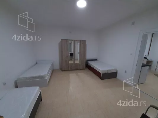 Šestosoban stan | 4zida